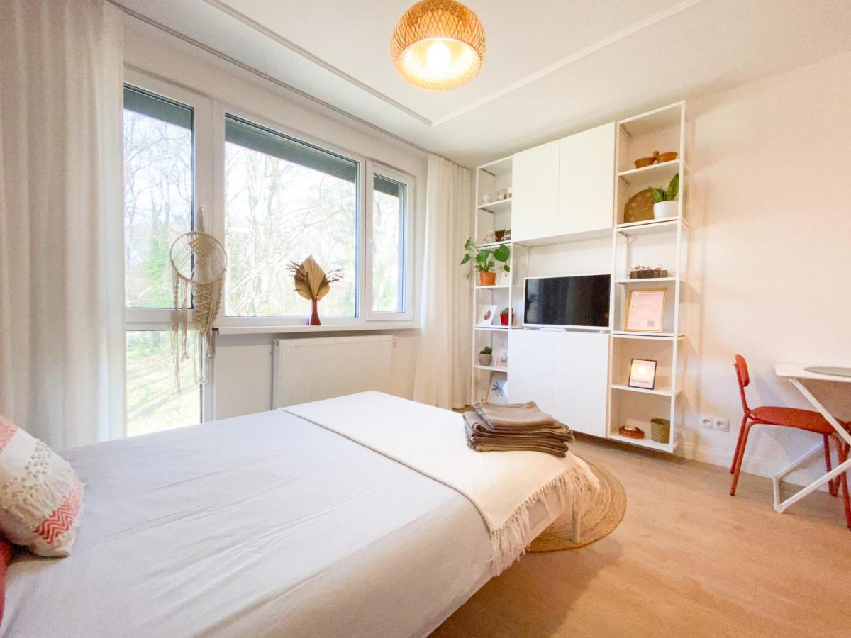 Apartament Fala Metro Sgh Klub Stodola Parking Parkview Fast Wifi 바르샤바 외부 사진